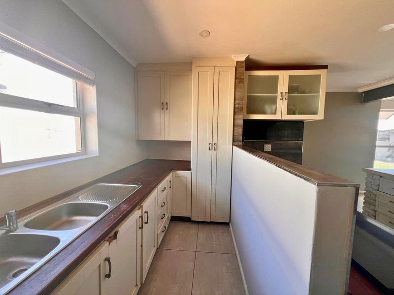 4 Bedroom Property for Sale in Country Club Western Cape